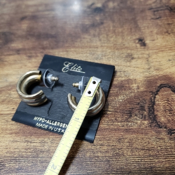 New elite gold tone hoop earrings - Picture 4 of 5